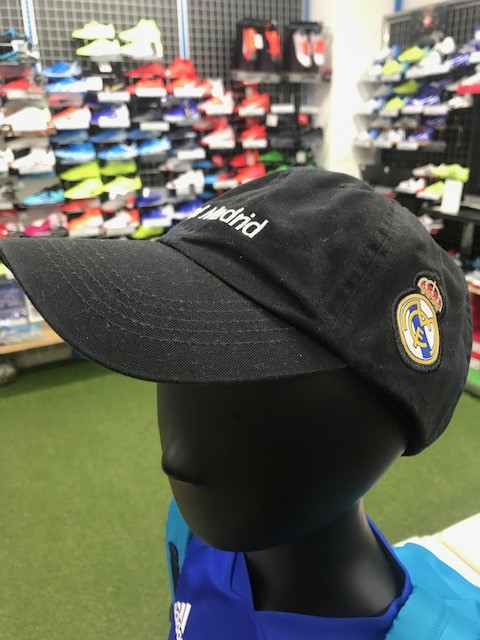 最新な サッカー用帽子